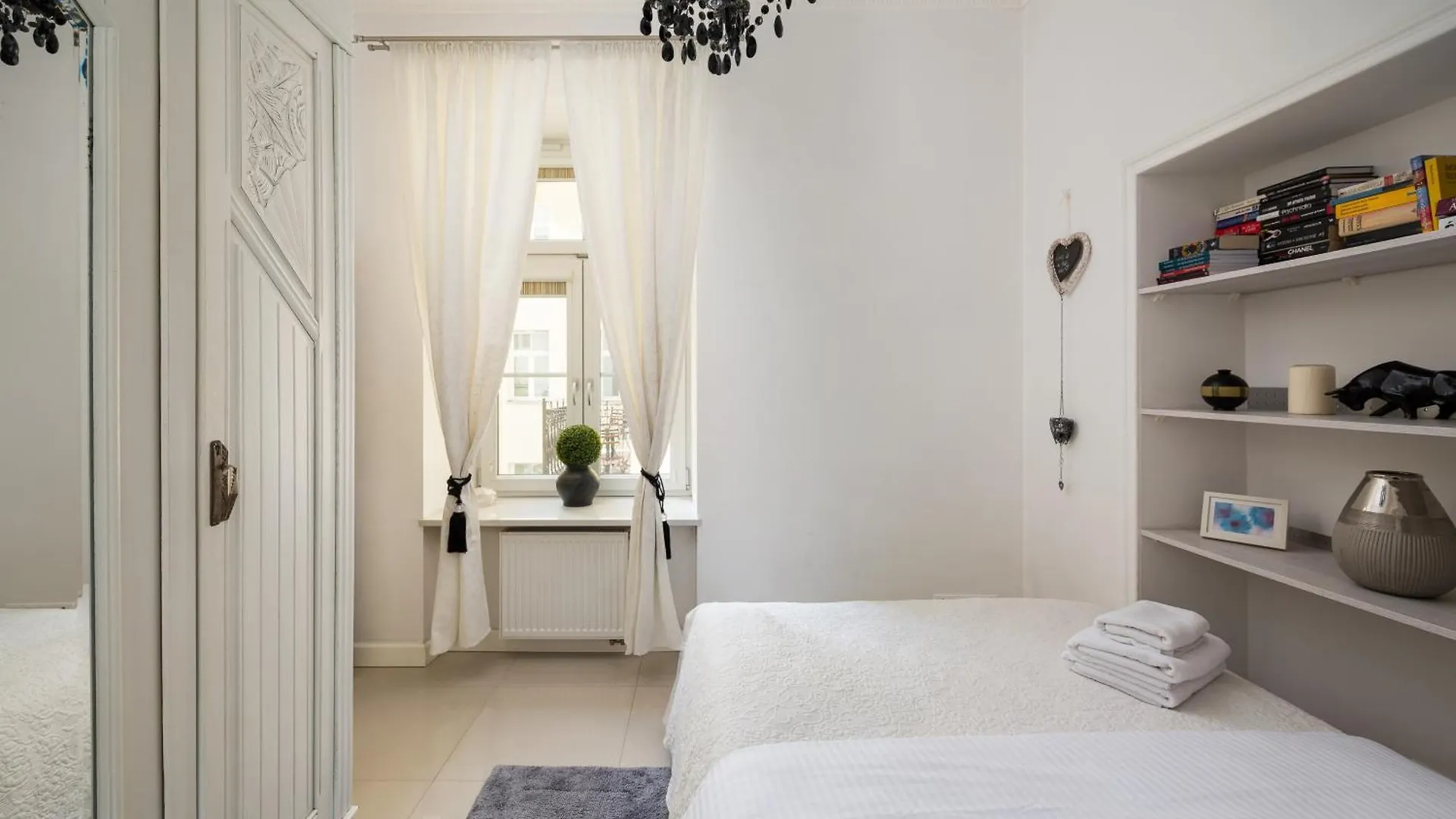 Wilcza City Centre Chic Apartment Warsaw