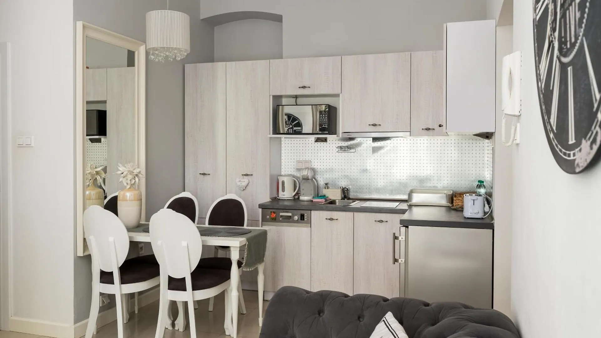 Wilcza City Centre Chic Apartment Warsaw