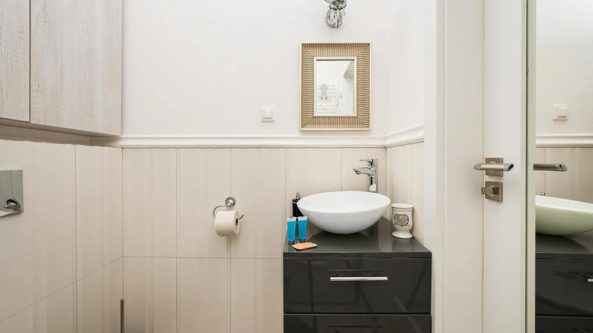 Wilcza City Centre Chic Apartment Warsaw