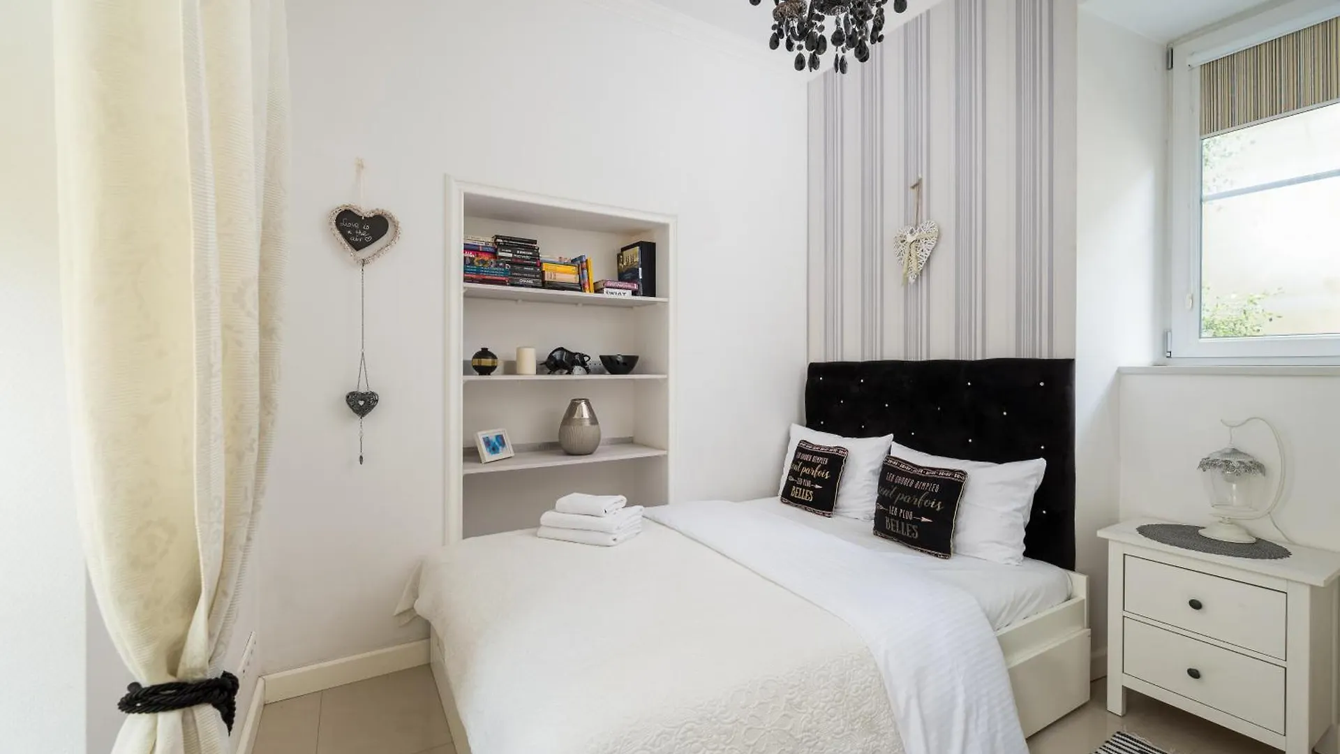 Wilcza City Centre Chic Apartment Warsaw