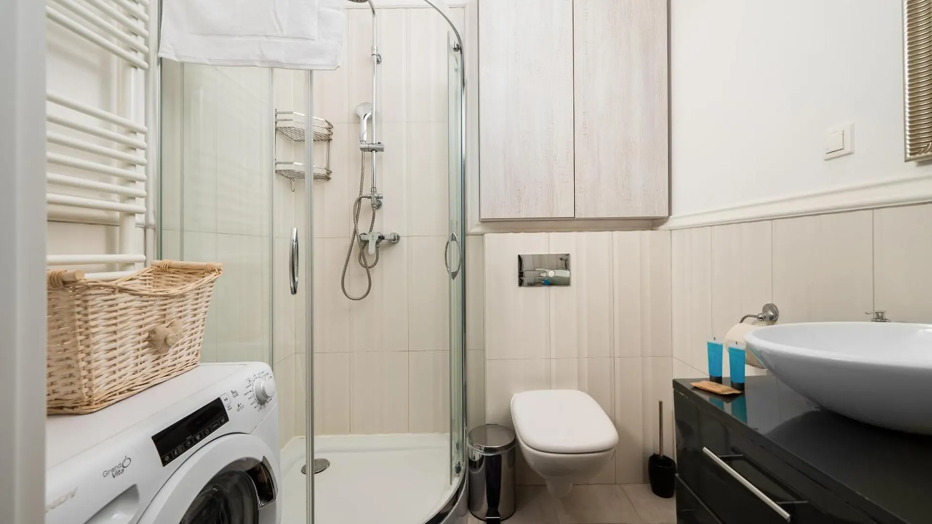 Wilcza City Centre Chic Apartment Warsaw Poland