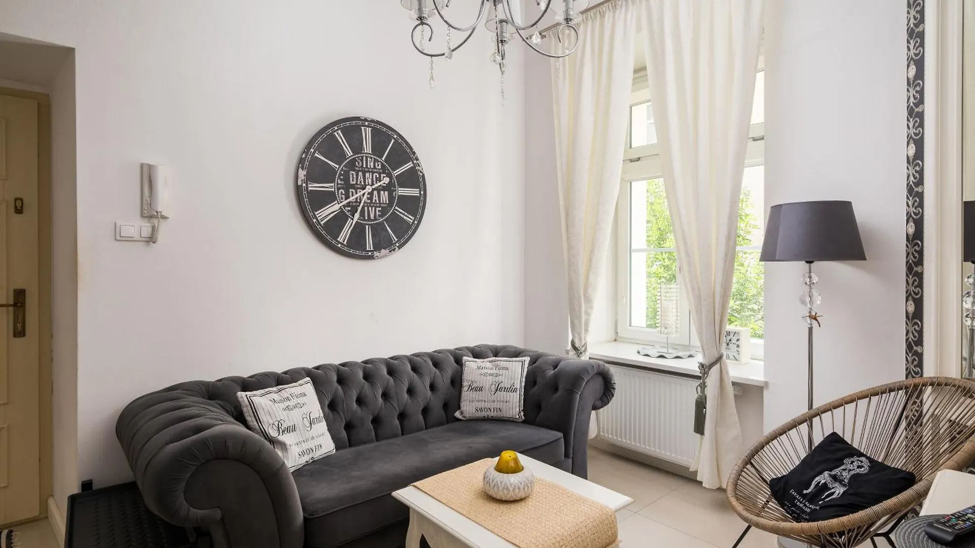 Wilcza City Centre Chic Apartment Warsaw