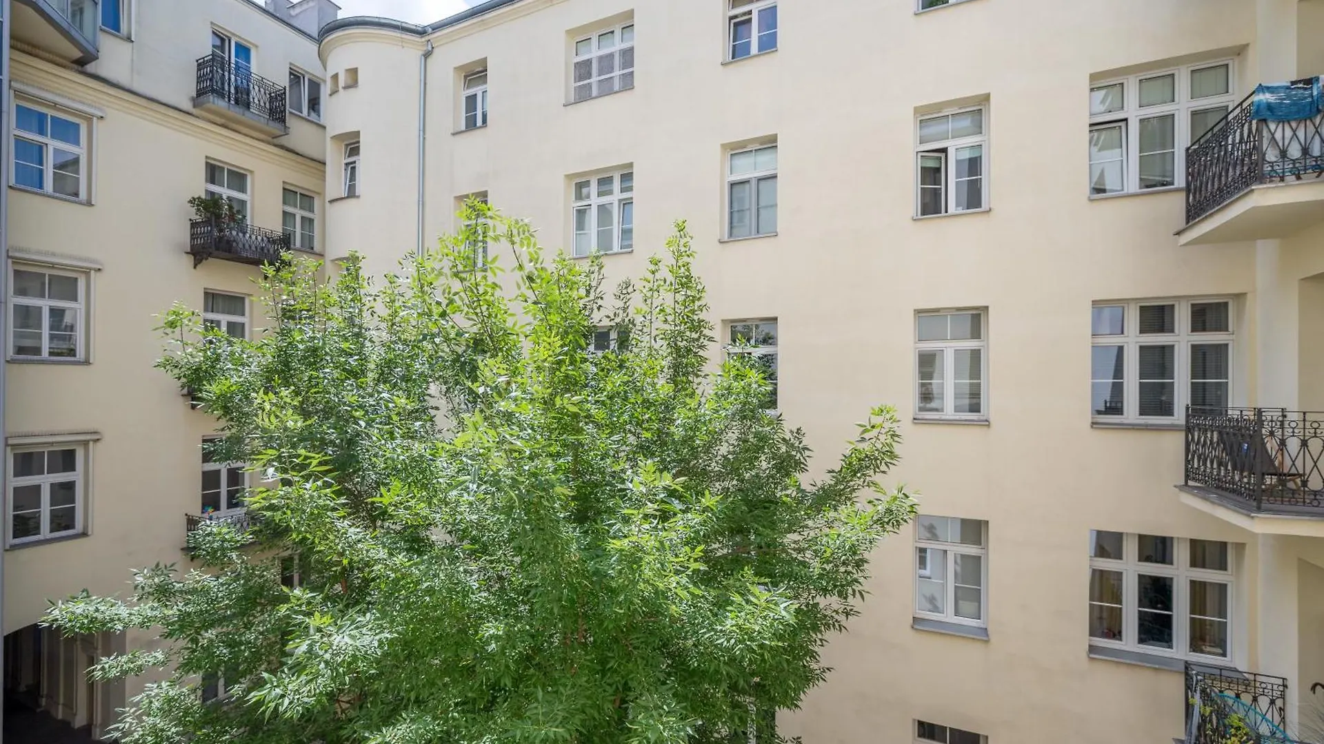 Wilcza City Centre Chic Apartment Warsaw